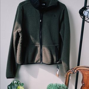 Women’s NorthFace Fleece Jacket